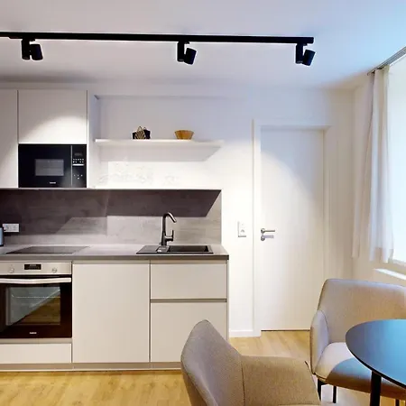 03 No 8a Boardinghouse 鲁纳