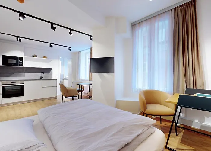 03 No 8a Boardinghouse *